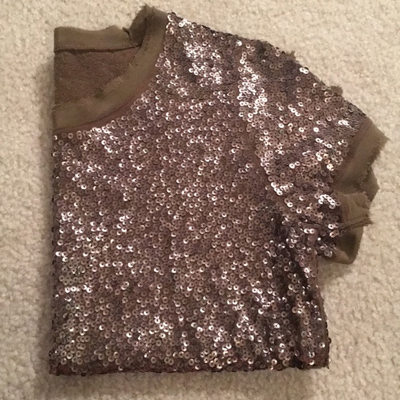 Olive green sequin T shirt - like new! - Picture 4 of 7